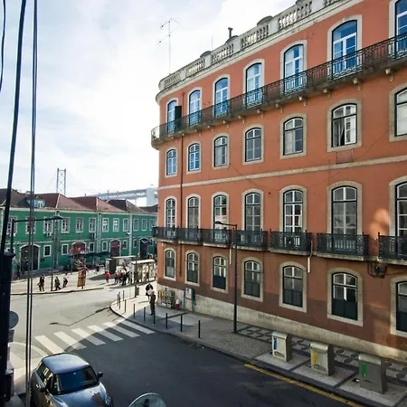 C&o Alcantara-lisbon Homestay *