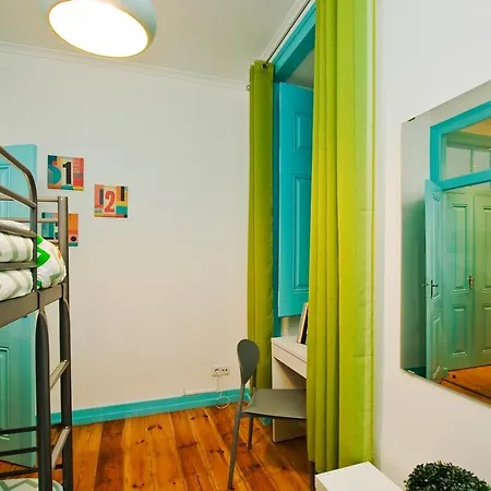C&o Alcantara-lisbon Homestay *