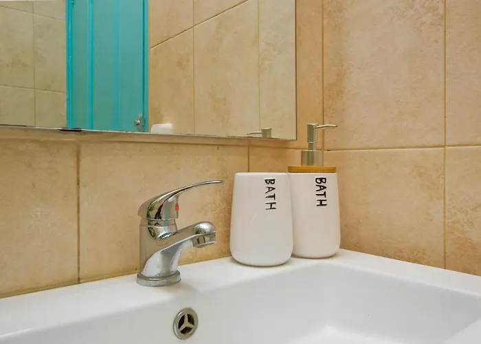 C&o Alcantara-lisbon Homestay